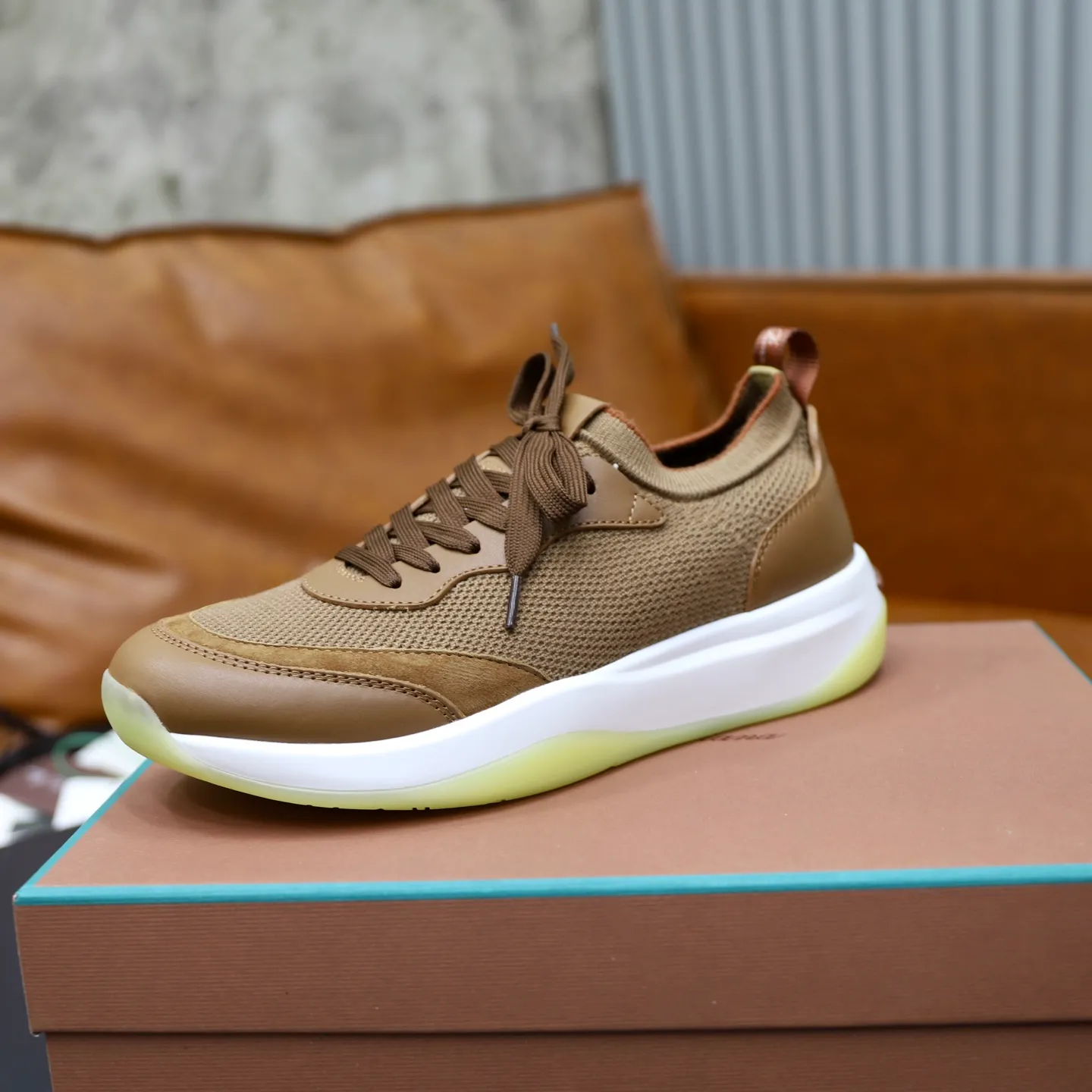 Factory price: 💰620 Loropiana LP men's shoes ♞size; 38-44 "45.46 customization" cowhide stitching and cowhide feet. It is really easy to wear, lazy, relaxed, casual, perfect comfort, and there are many color choices, and they all look good with clothes. Is it true that Loropiana can bring social value? “Loropiana is the best thing money can buy”